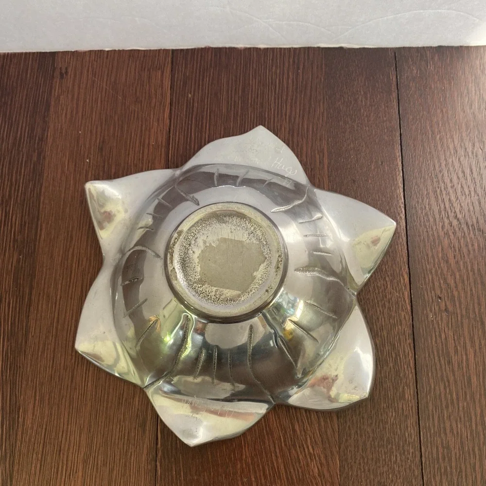 Julia Knight Lily Serving Bowl‎ 8.5 Aluminum Enamel Light green Floral Bowl 2009